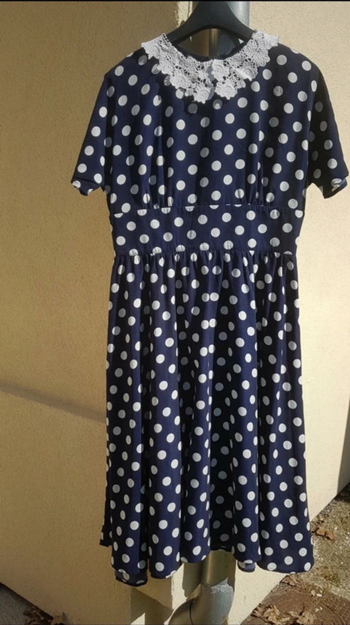 Robe à pois et dentelle vintage - photo numéro 2