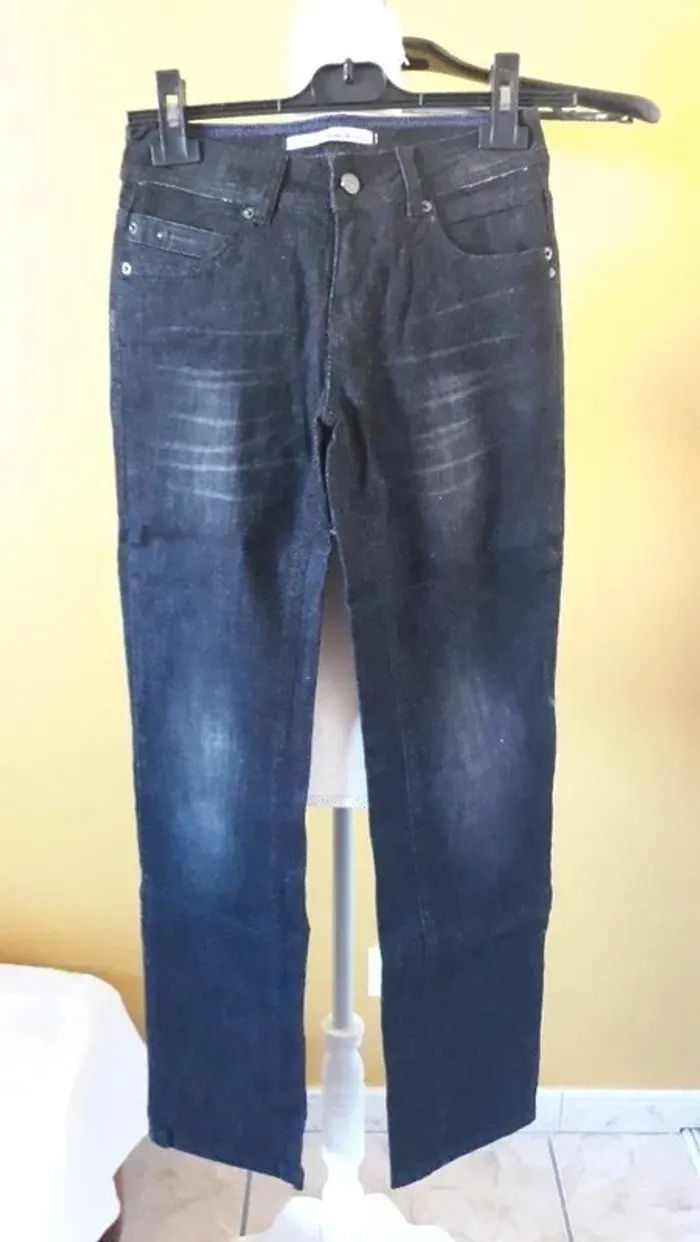 Jean noir Mim taille 34 - photo numéro 2