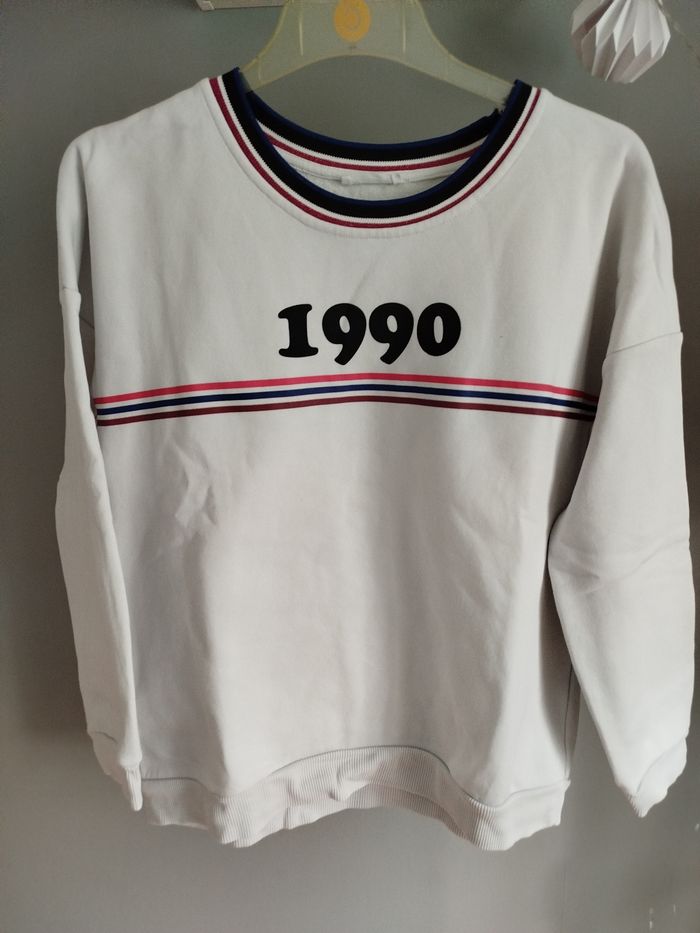 Sweat blanc taille XS cache cache" 1990"