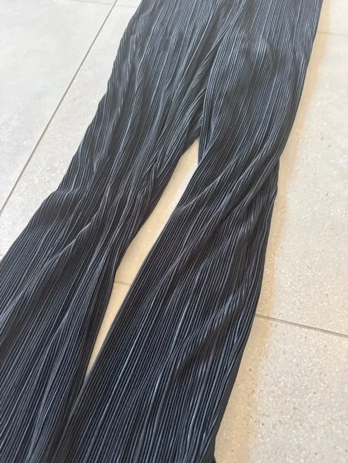 Combinaison noire JDY taille XL, neuve avec étiquette, valeur 40€ longueur 175cm - photo numéro 2