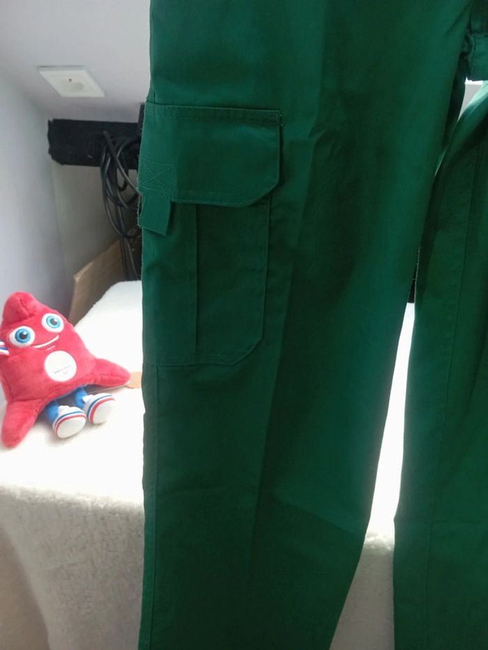 Pantalon de travail vert Multipoches Neuf Taille élastique 36-38 cm - photo numéro 4