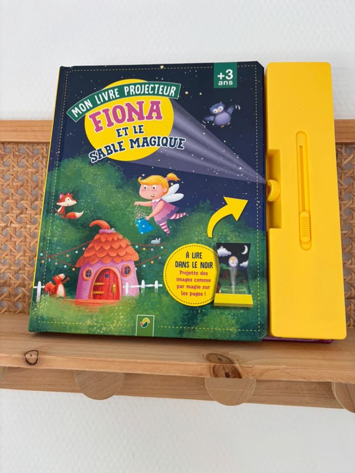 Livre projecteur Fiona et le sable magique