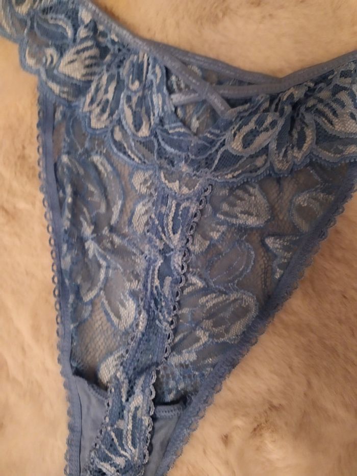 Tanga bleu pâle fleuri - photo numéro 5
