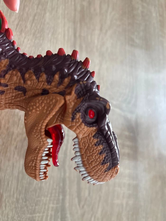 Dinosaure sonore et lumineux - photo numéro 5