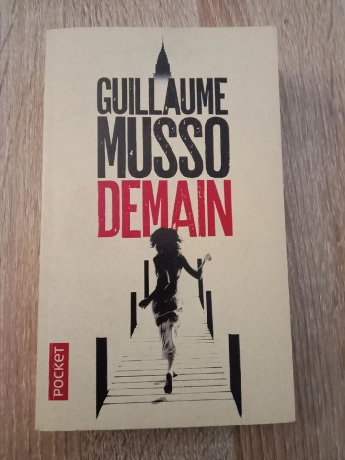 Guillaume Musso 🪅 Demain - photo numéro 1