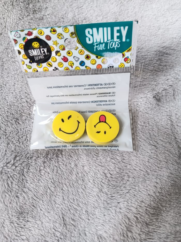 Paquet de 2 gommes smiley