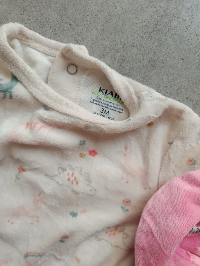 Lot de 2 pyjamas en velours Kiabi et marëse 3 mois roses - photo numéro 2
