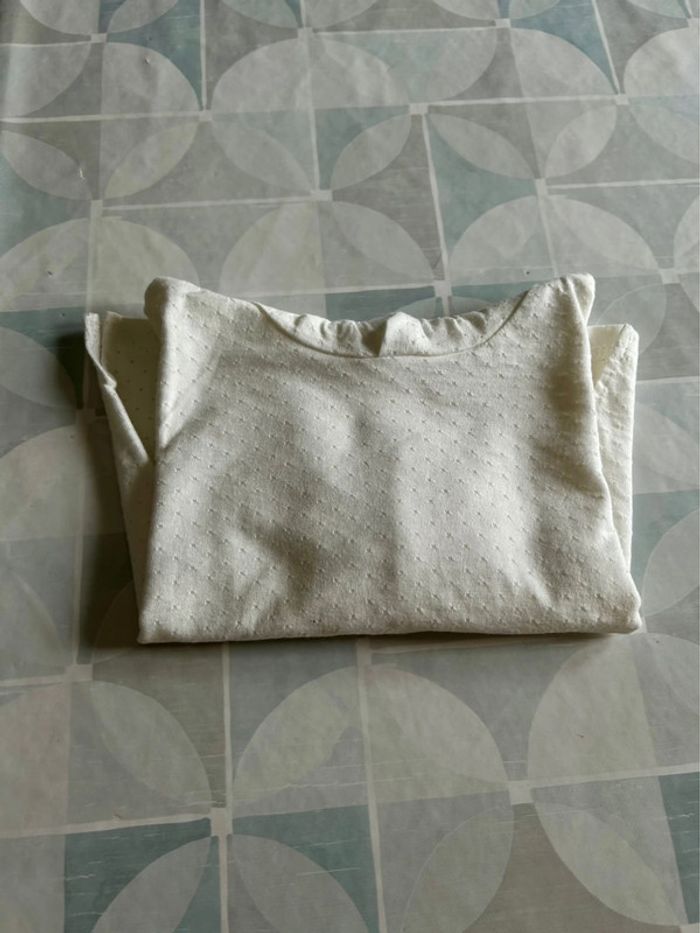 T shirt fille bébé - Kiabi - taille 1 an (12 mois) - en très bon état - photo numéro 4