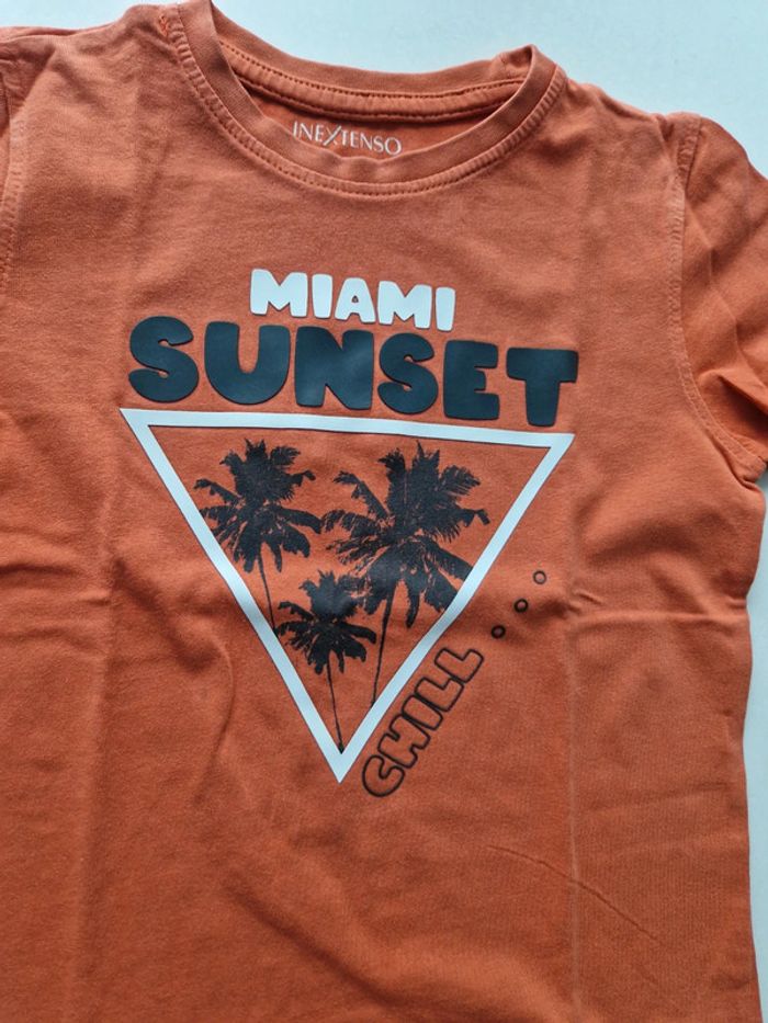 Lot short et 2 tee-shirts en 5 ans - photo numéro 4