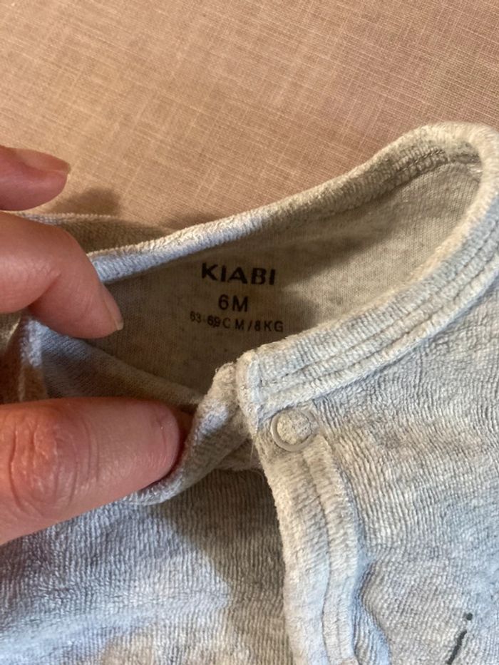 Lot de 2 pyjamas gris bébé – Kiabi – Taille 6 mois - photo numéro 5
