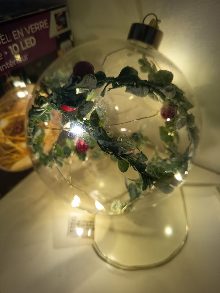 Boule de noël en verre lumineuse - photo numéro 2