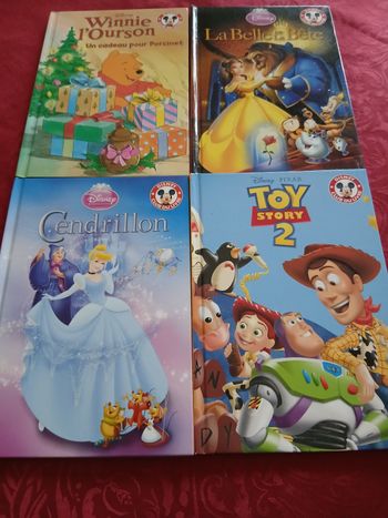Lot de 4 livres Disney