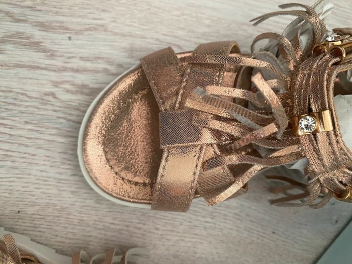 Chaussures sandales à franges en cuir Doremi taille 25 Neuves - photo numéro 4