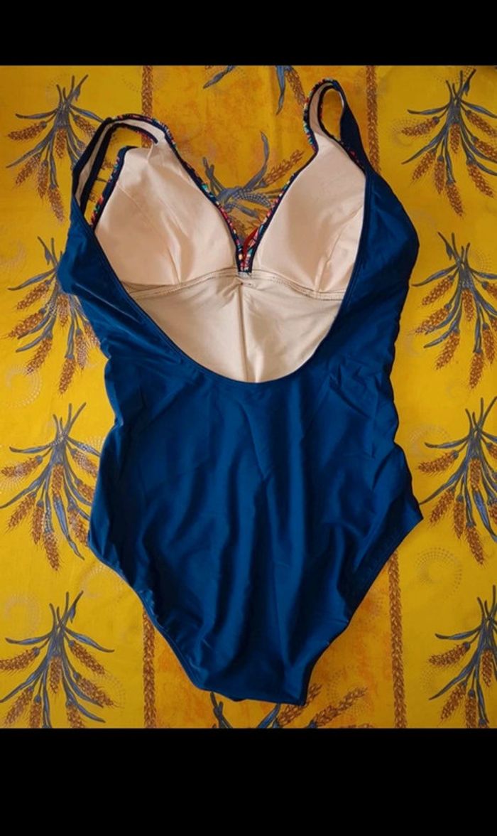 Maillot de bain multicolore neuf - photo numéro 2