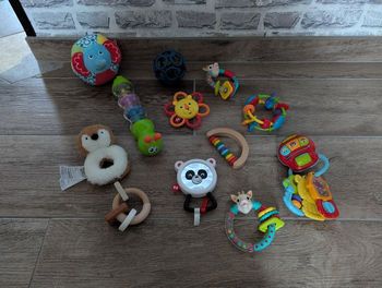 Lot de jouets pour bébé 