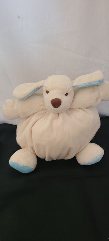 DOUDOU CHIEN BOULE ECRU BLEU