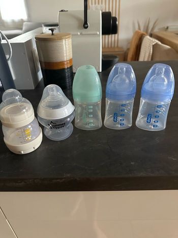 Lot biberons nouveau né