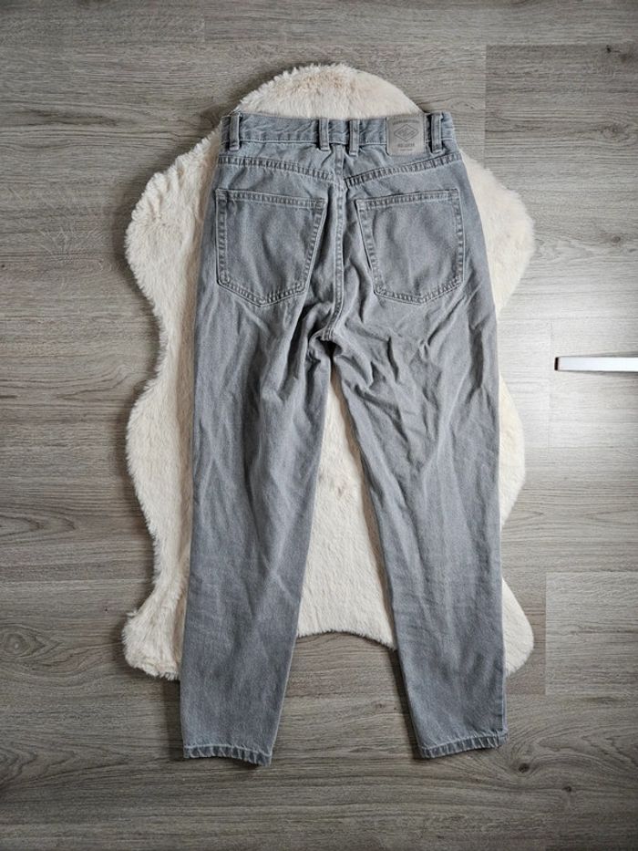 Jean mom taille haute gris clair T.XS Pull & Bear - photo numéro 4