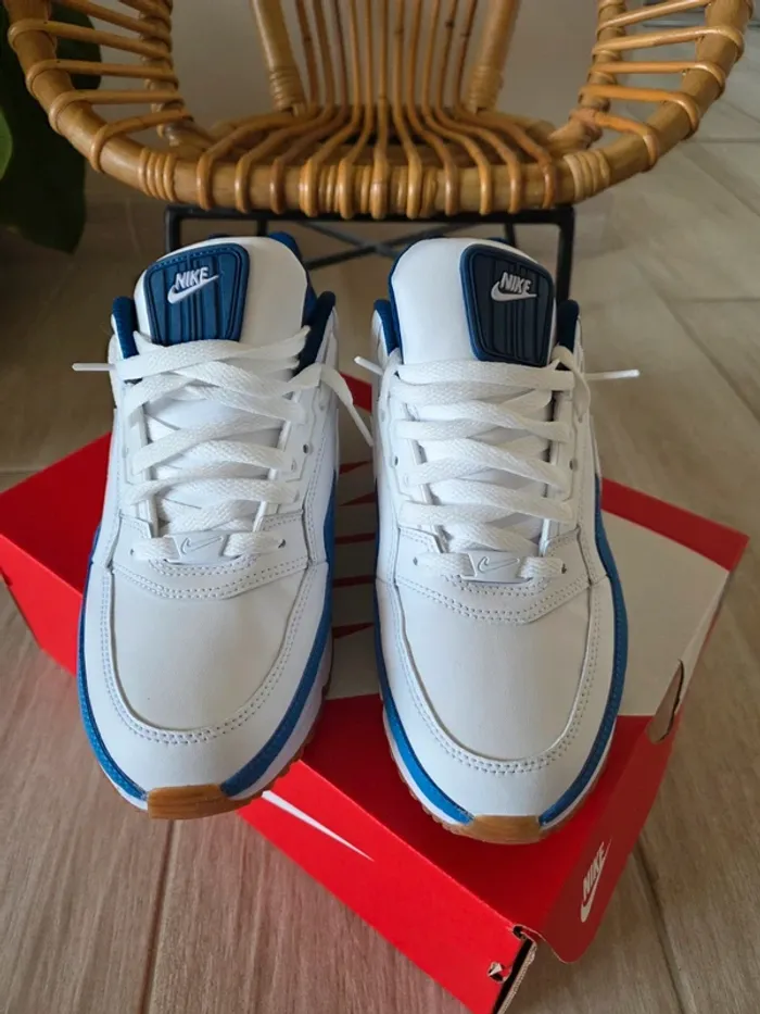 Baskets Nike Air Max 43 neuves - photo numéro 2