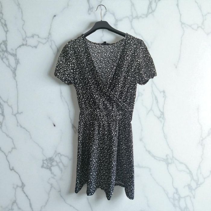 Robe portefeuille noire à fleurs | Kiabi | XS