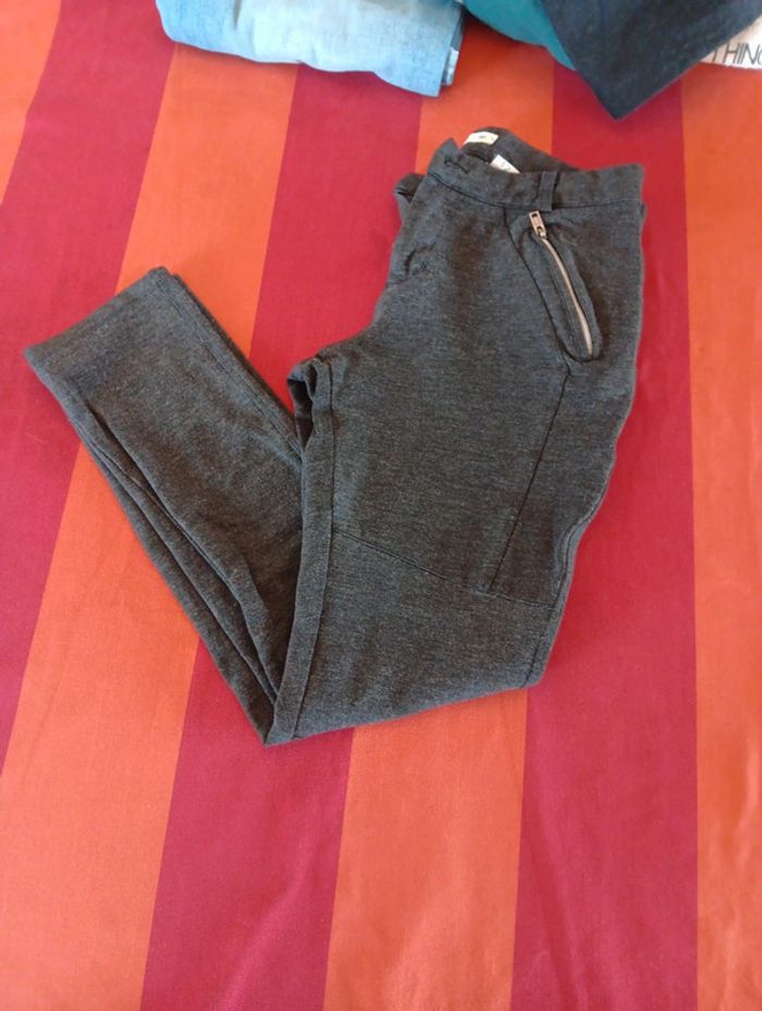 Lot de pantalons et pulls - photo numéro 6