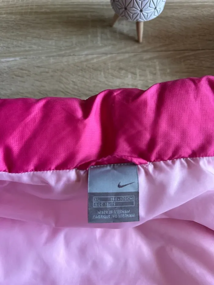 Doudoune sans manches Nike brodé - photo numéro 4