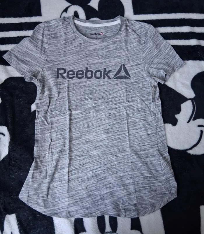 T-shirt Reebok