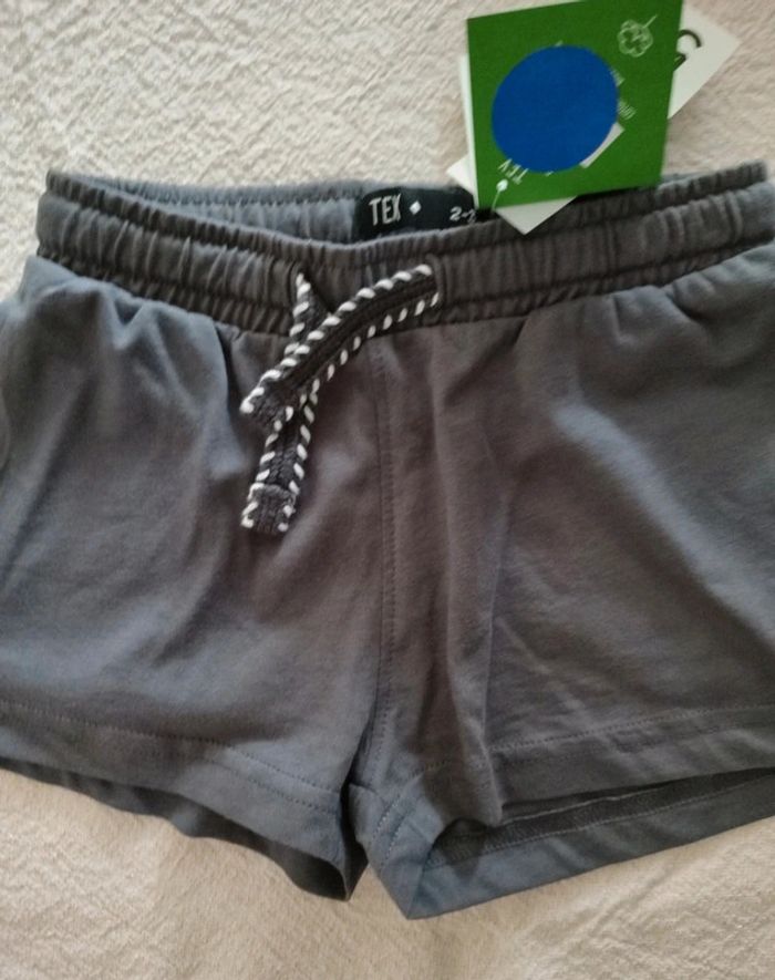 Short 2 ans - photo numéro 2