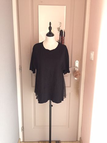 Teeshirt 👚 noir manches courtes Zara taille L 10€
