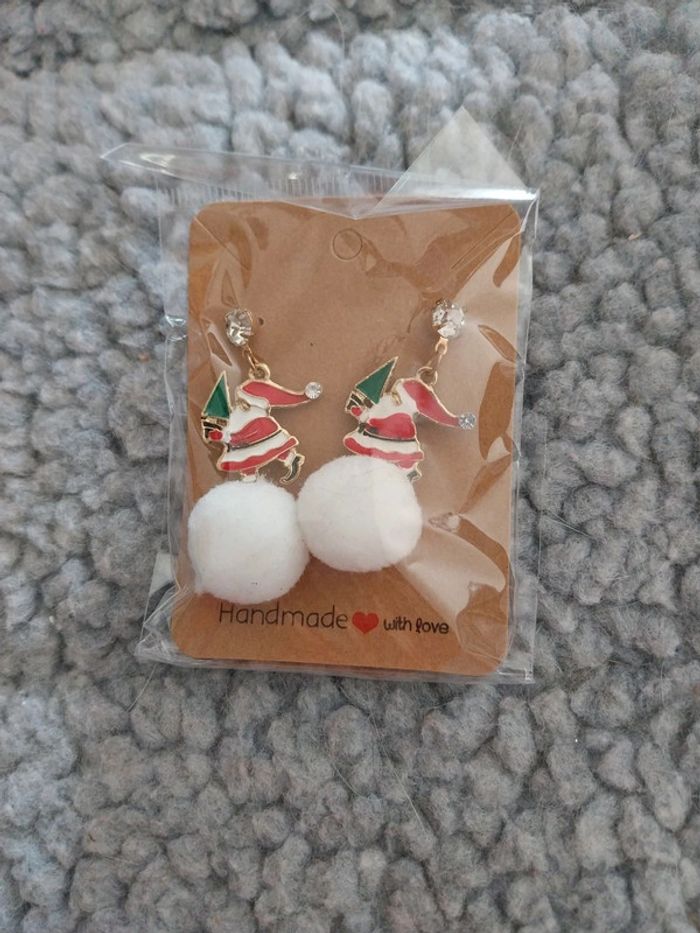 Boucle d'oreille pompom pere noel