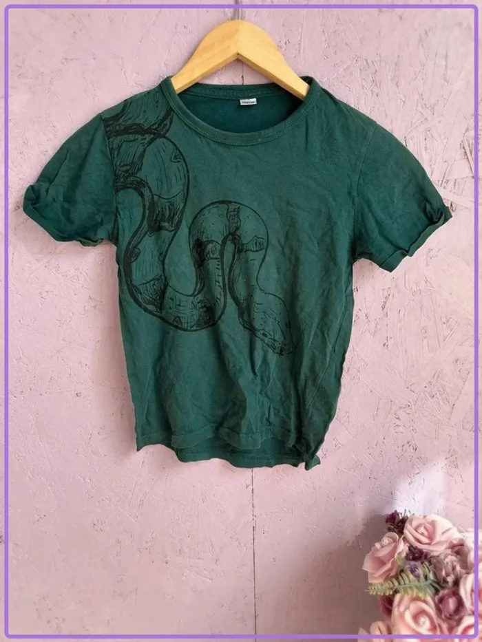 T-shirt enfant vert foncé à motif serpent
