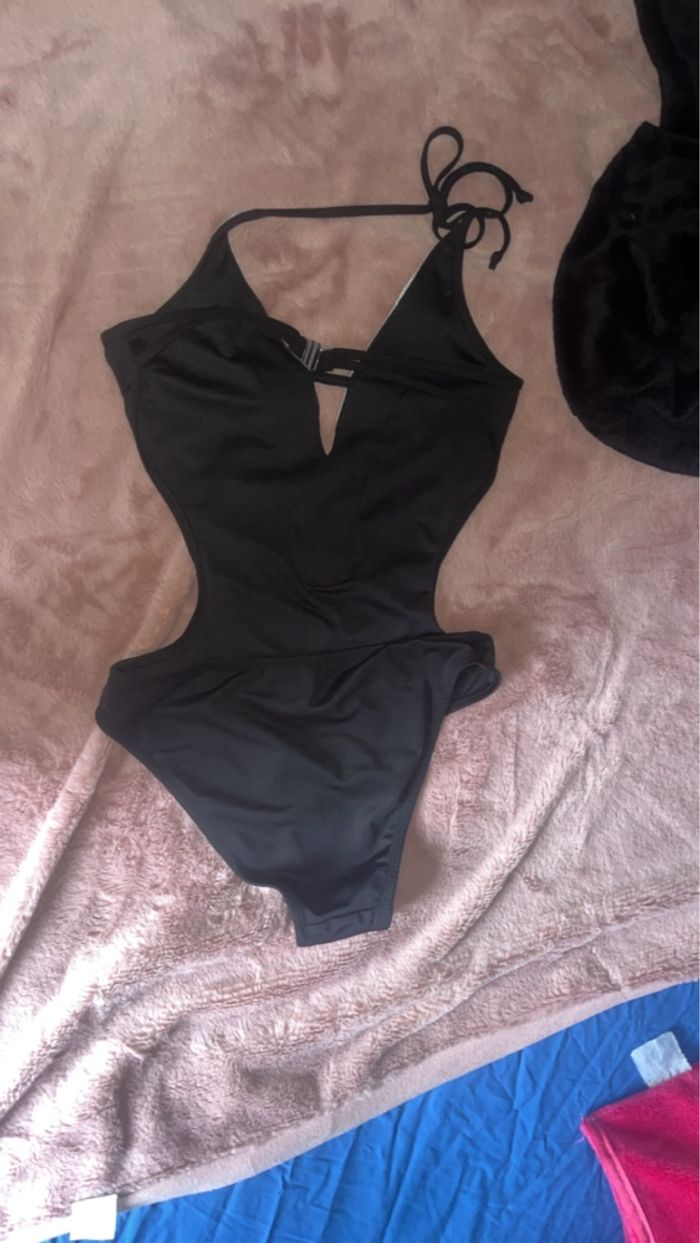 Maillot de bain taille S - photo numéro 2