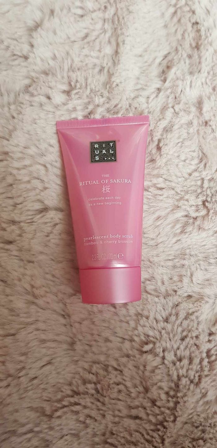 Crème gommage corporel nacré Rituals