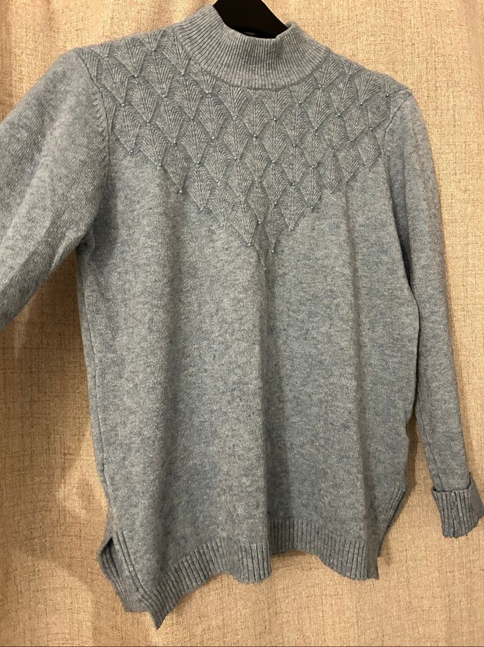 Pull avec perle - photo numéro 2