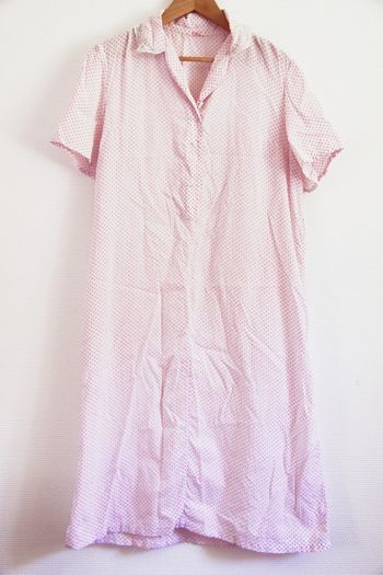 Vintage 70's chemise de nuit super mignonne blanche à pois roses !