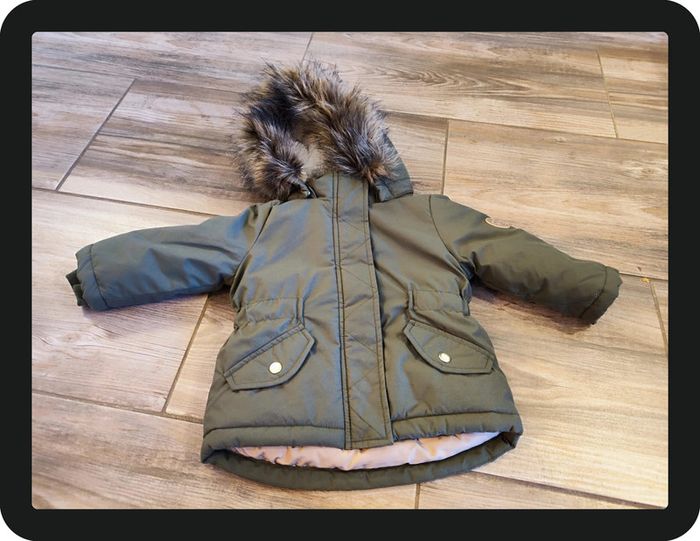 Blouson kaki capuche moumoute Name it Taille 9-12 mois