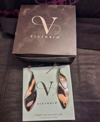 Boucles d'oreilles Victoria - Acier - Motif feuilles élégantes