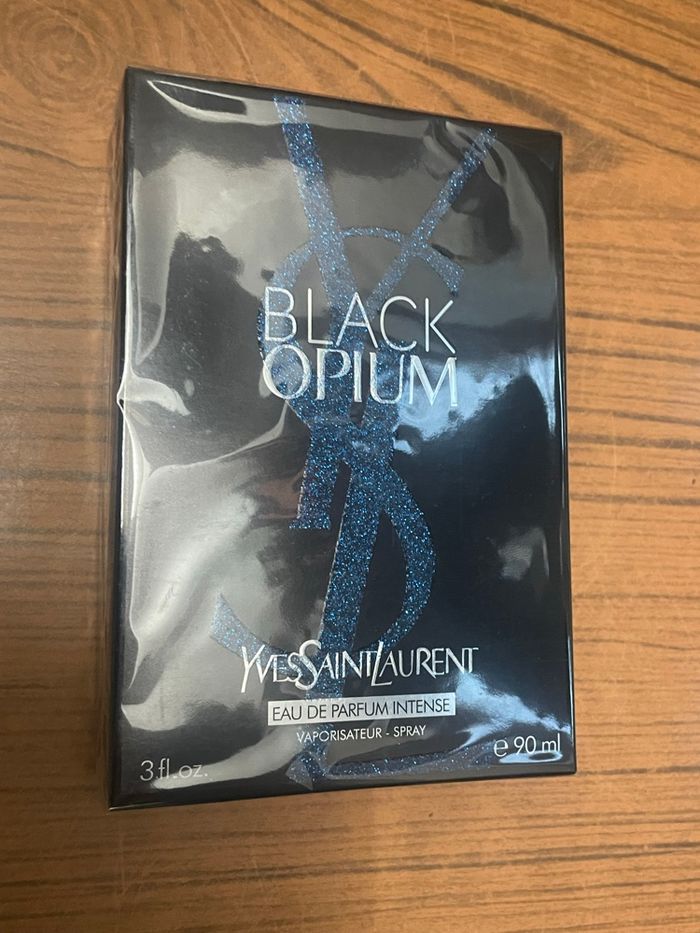 Black   Opium  MESSAINT/AURENT