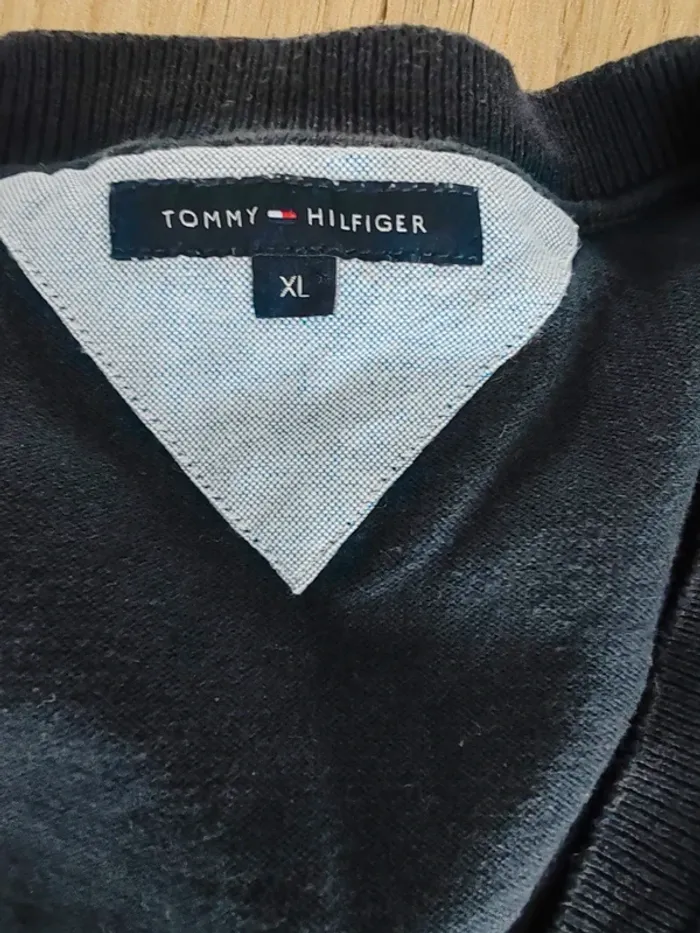 Pull col V noir tommy Hilfiger taille xl - photo numéro 5