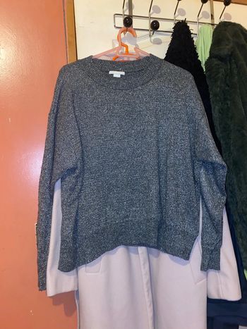 Jolie pull gris argenté