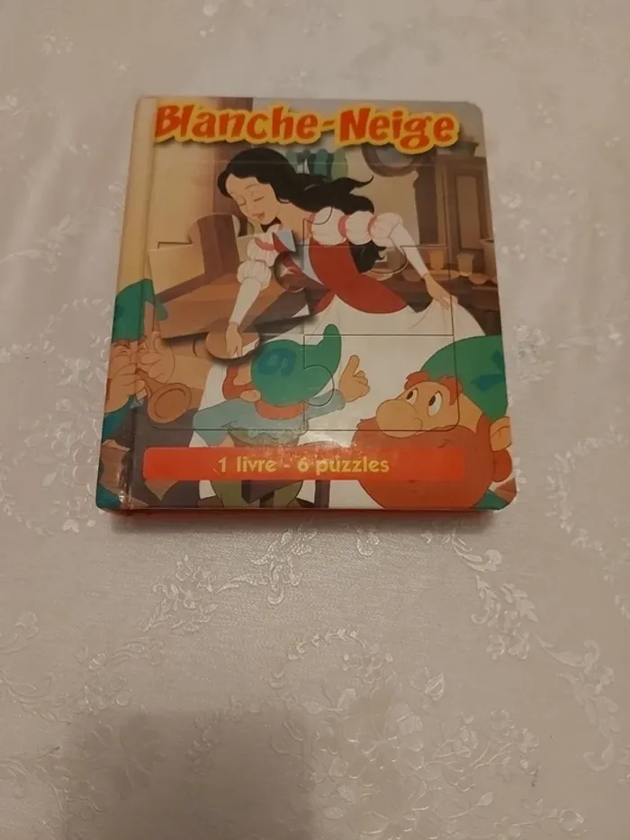Livre 6 puzzles blanche neige