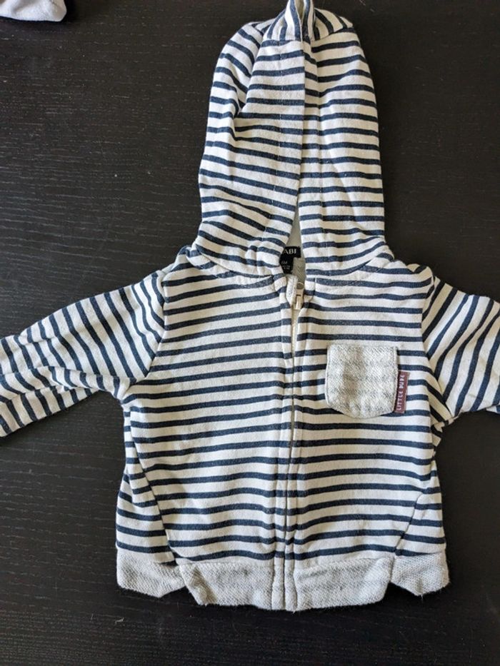 Gilet et t-shirt 6 mois - photo numéro 4