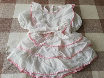 Robe à volants blanche et rose 18/24 mois