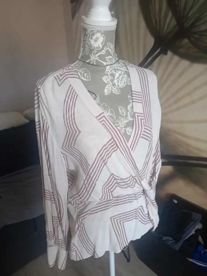 Blouse col v - photo numéro 2