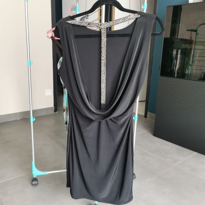 Robe de soirée noire dos nu pailleté