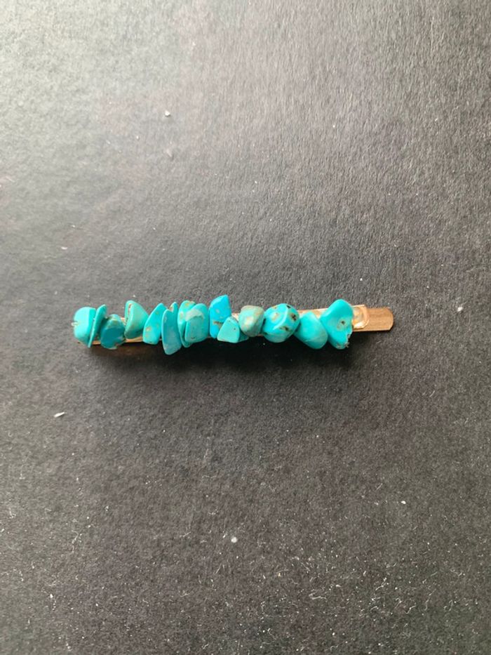 Barrette avec pierres turquoises