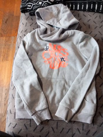 Sweat decathlon taille 143/152cm 12 ans