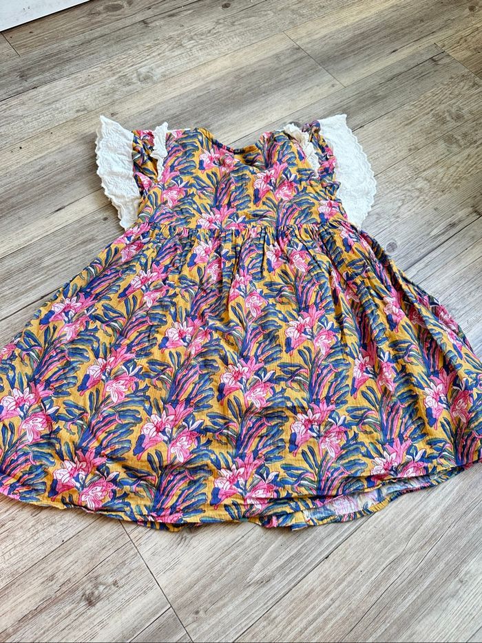 Robe à volants et à fleurs Louise Misha 4 ans - photo numéro 4
