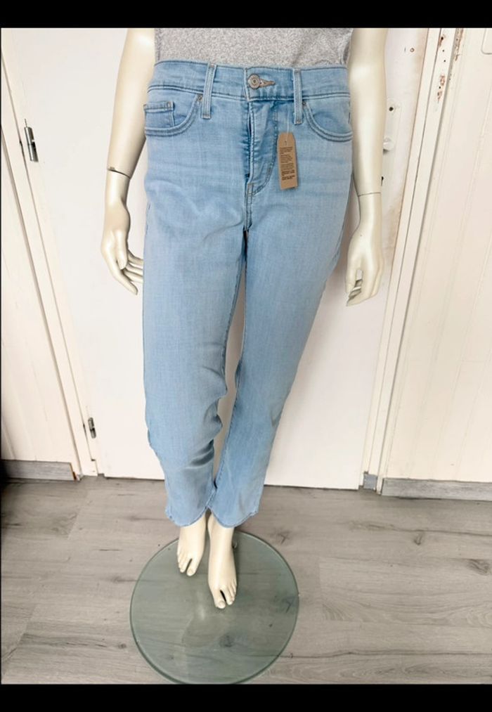 Jean Levi’s 314 Shaping Straight – Taille 29/30 – bleu clair – Neuf avec étiquette - photo numéro 15