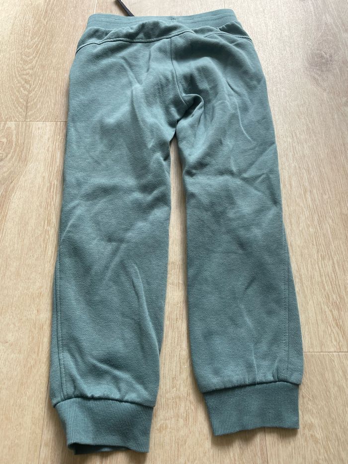 Jogging vert - photo numéro 5